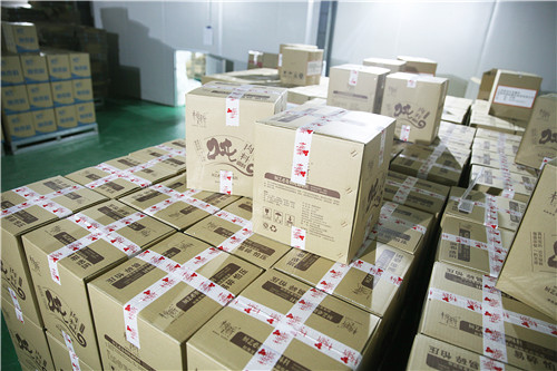 黃燜雞醬料批發(fā),公司倉(cāng)庫一角